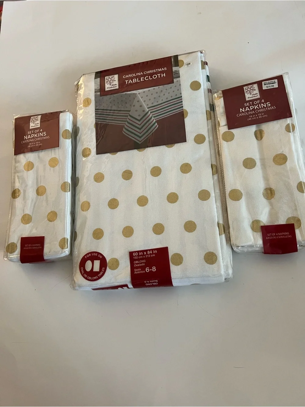 Carolina Christmas TableCloth  SZ 60x84 with 8 napkins White and Gold